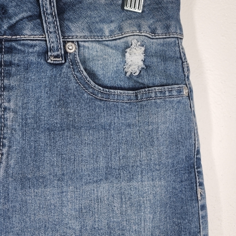 EST. 1946 DENIM EMBROIDERED SHORTS - Picture 3 of 9
